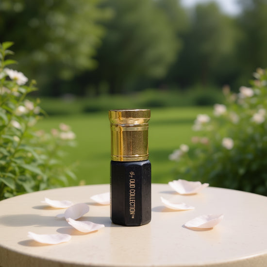 Fresh green notes, florals, honeyed warmth, soft woods, musk